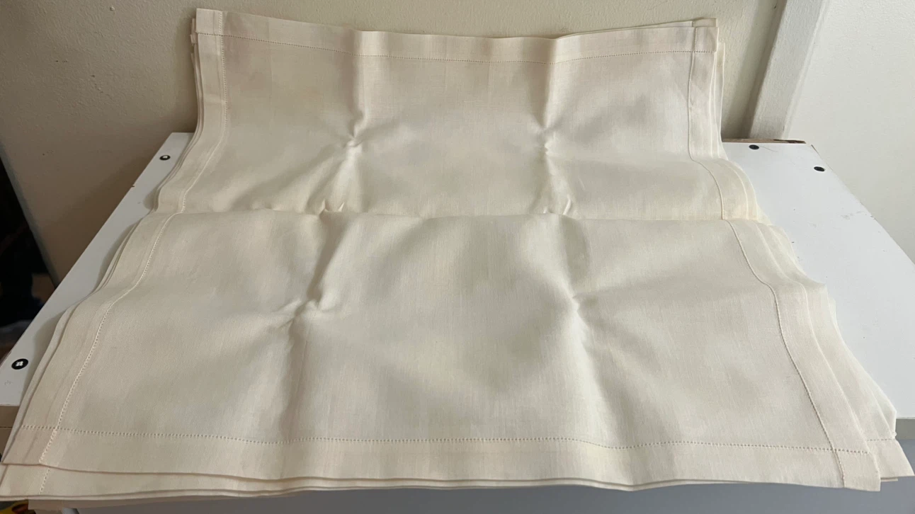 Set of 4 White Linen Table Napkins-42 x 42 cm