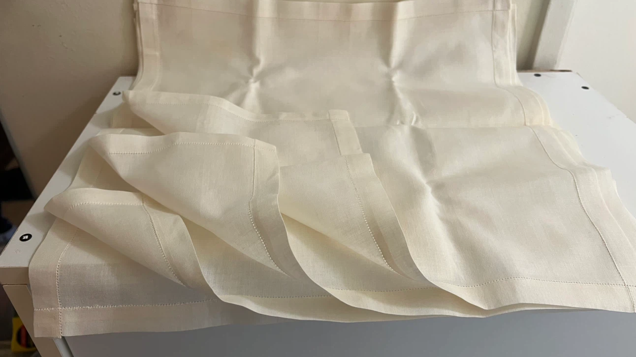 Set of 4 White Linen Table Napkins-42 x 42 cm - photo 2