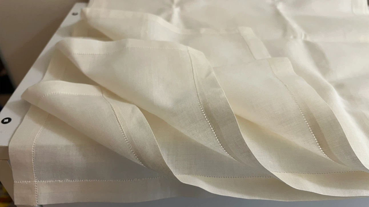 Set of 4 White Linen Table Napkins-42 x 42 cm - photo 3
