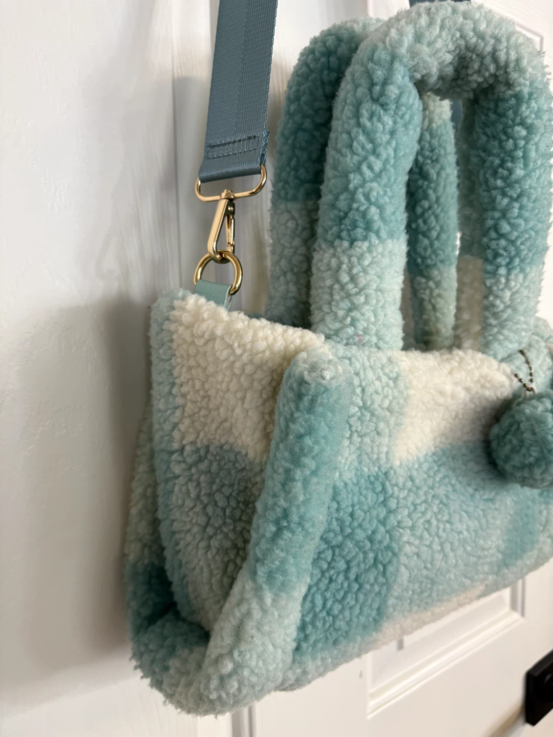 Claire's Blue Furry Colorblock Crossbody Tote Bag - photo 5