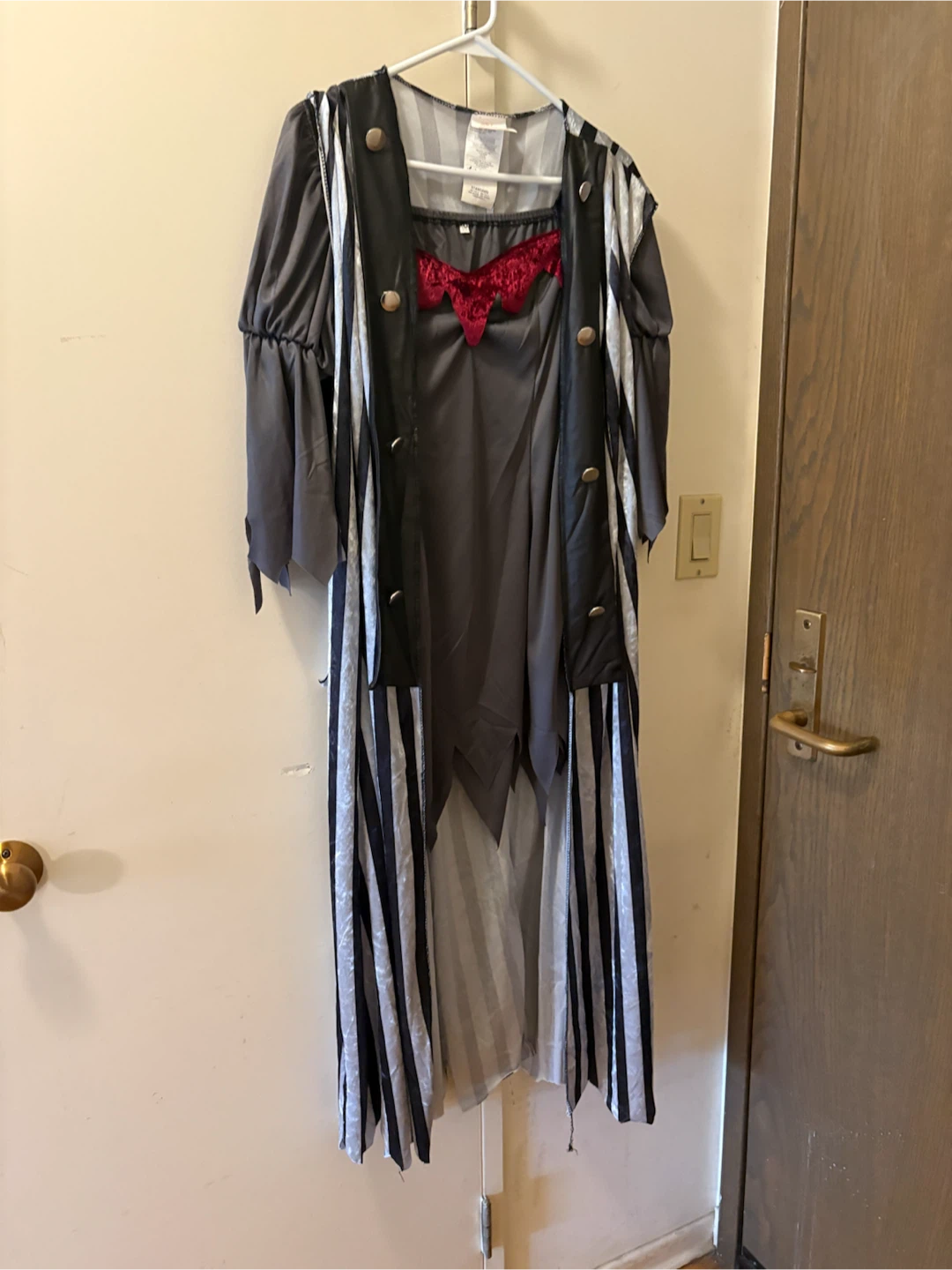 Gothic Pirate Queen Adult Halloween Costume - photo 2