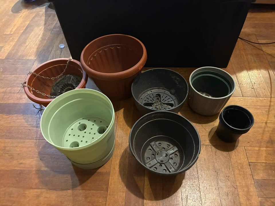 Set of 6 Assorted Plant Pots