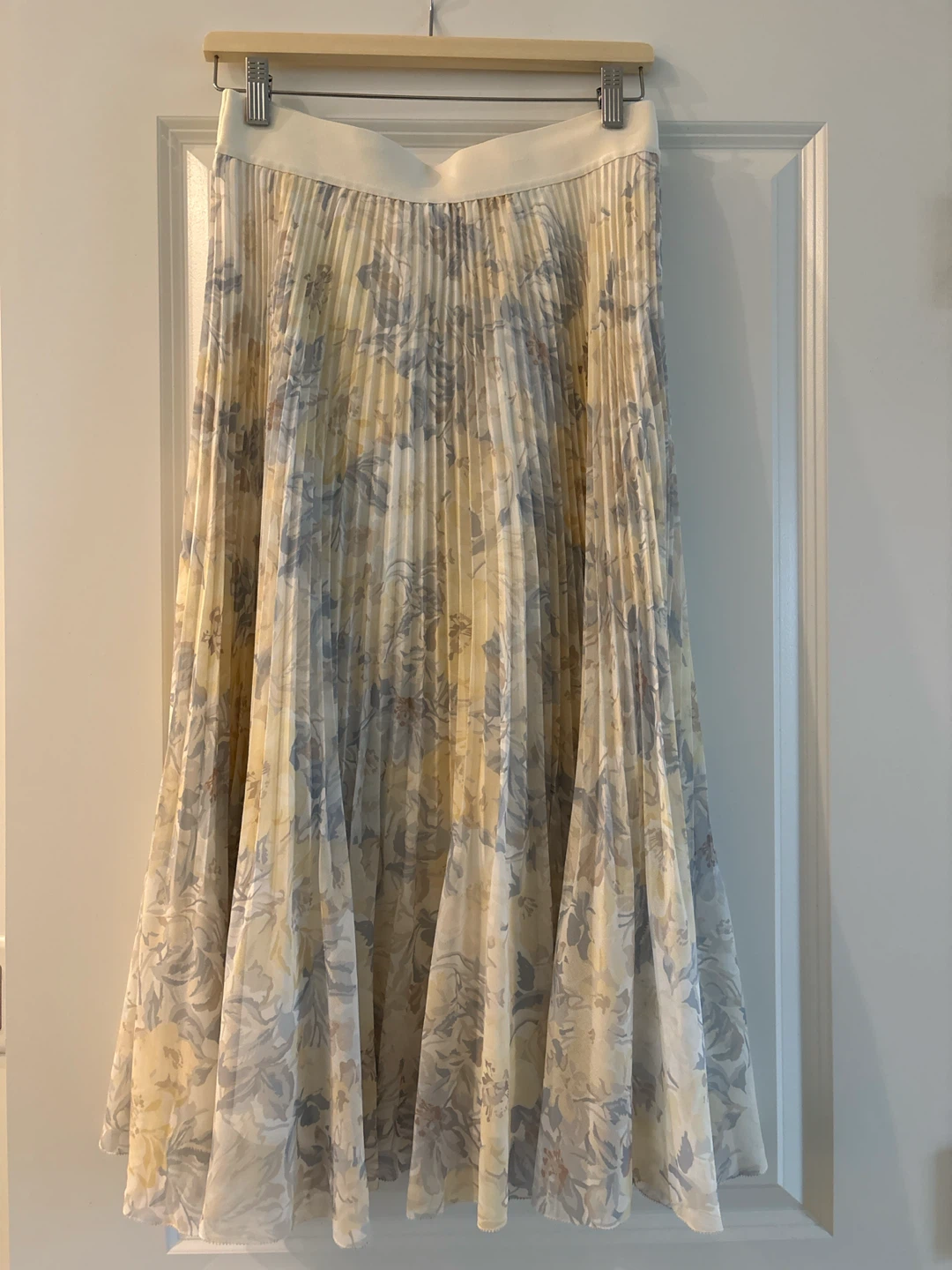 Aritzia Wilfred Floral Pleated Maxi Skirt