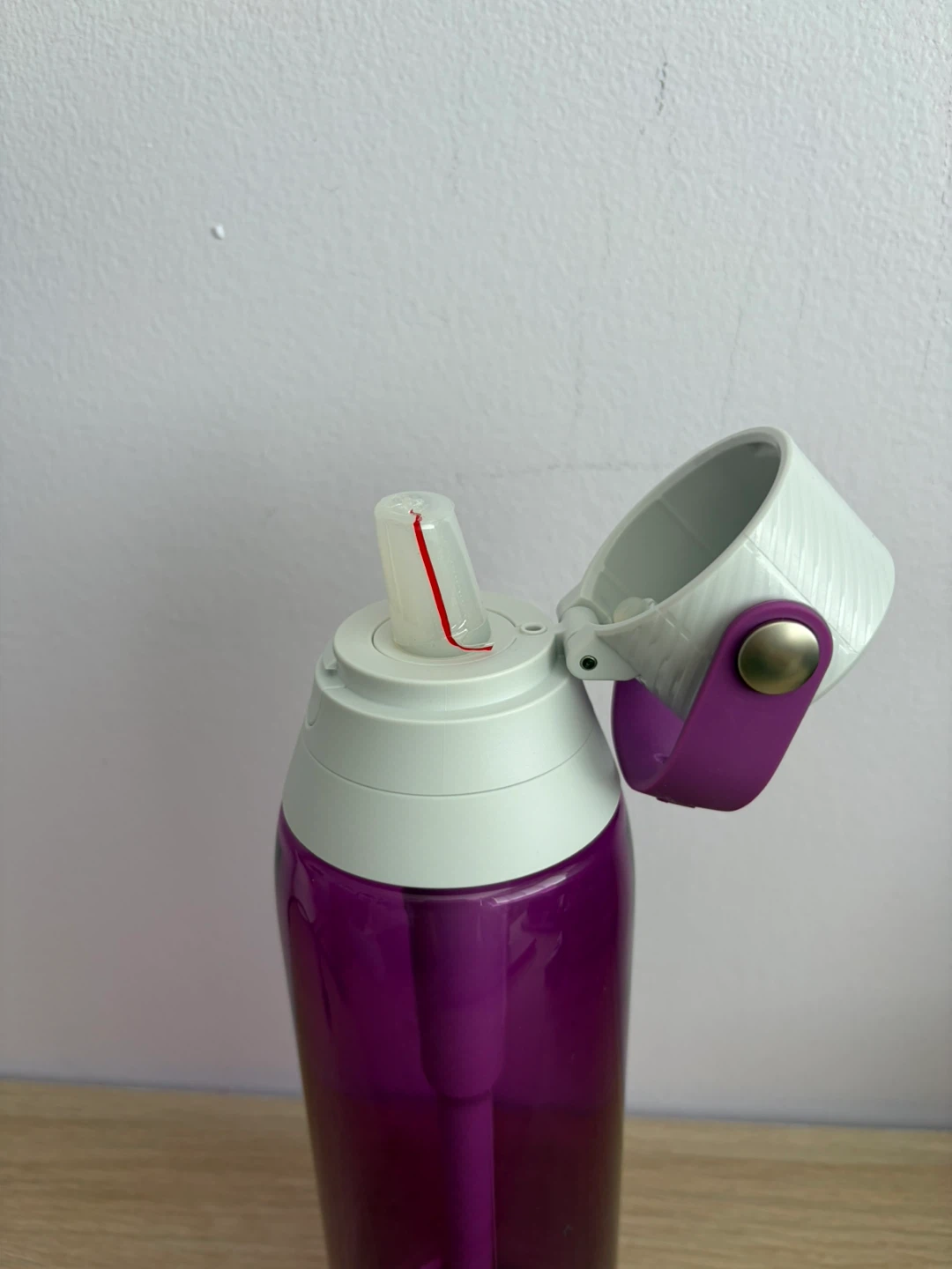 Brita Filtering Water Bottle (Never used) - photo 4