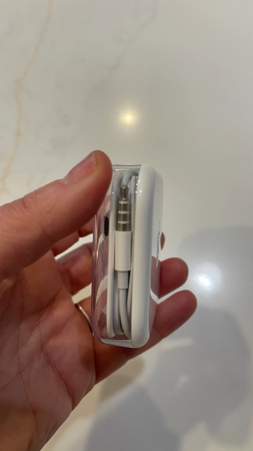 Apple EarPods with 3.5mm Headphone Plug - photo 2