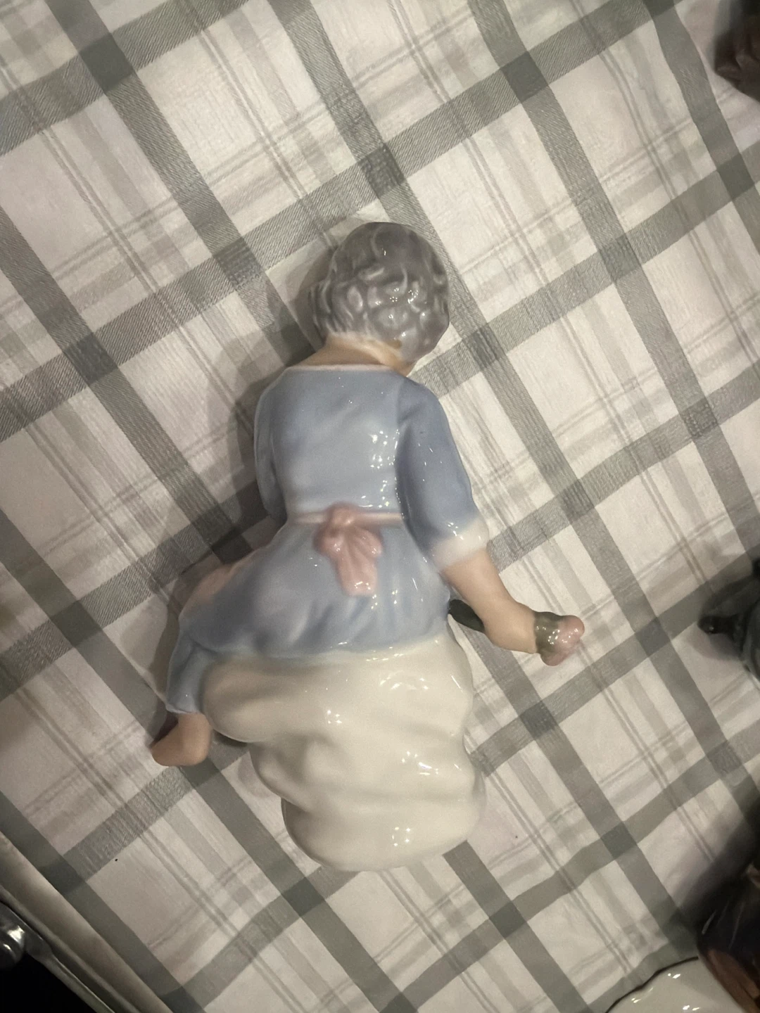 Vintage Porcelain Figurine - photo 3