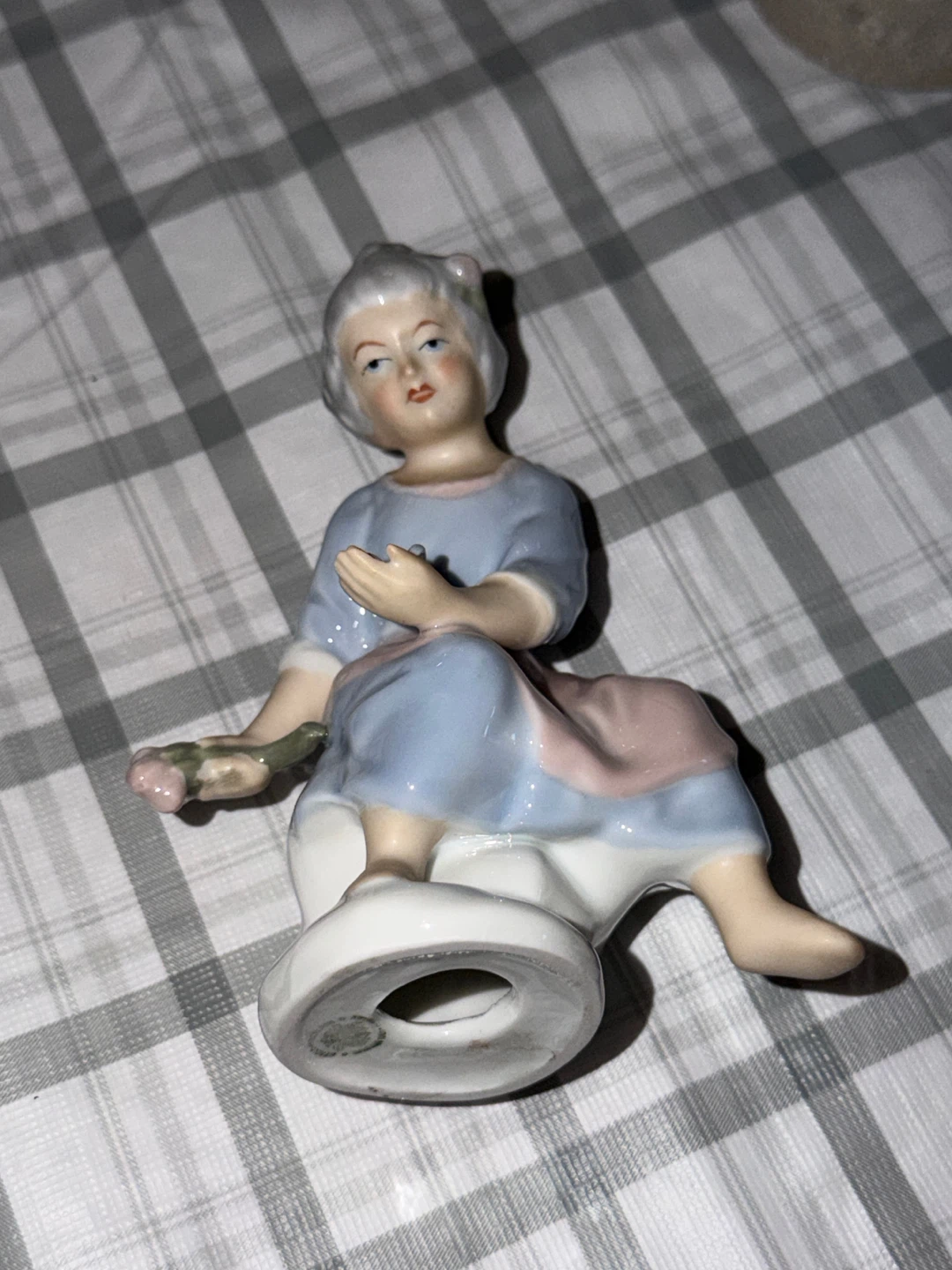 Vintage Porcelain Figurine - photo 4