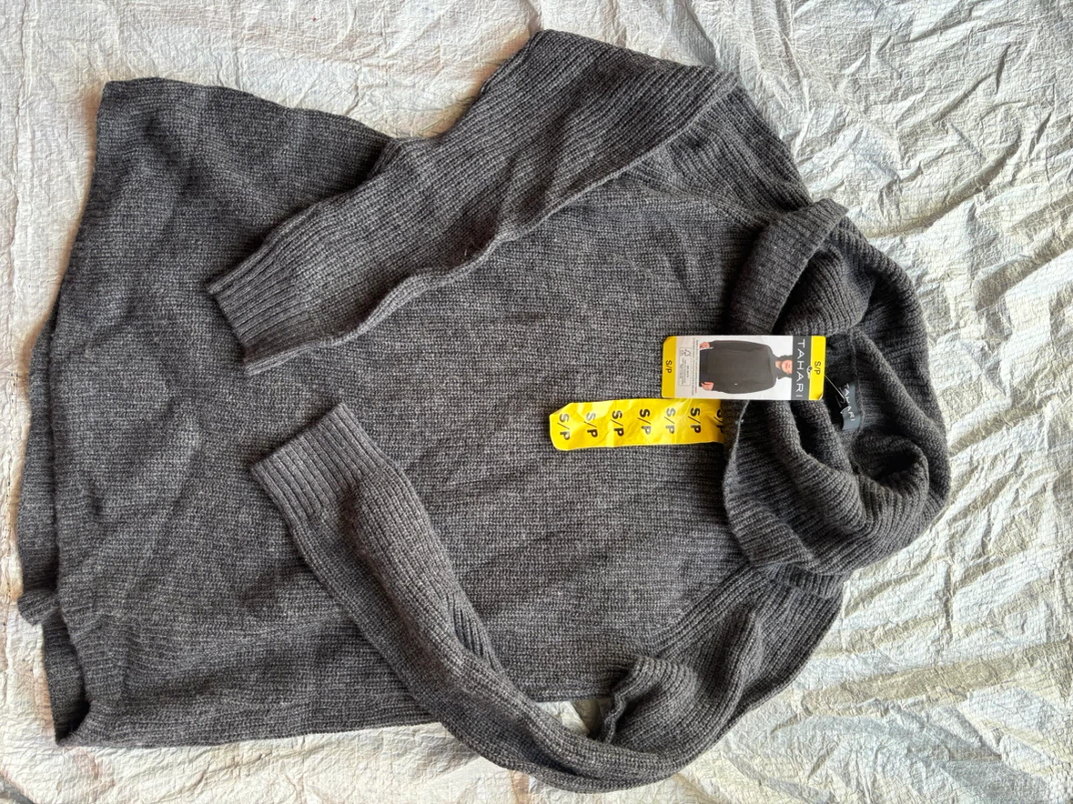 Tahari Grey Knit Sweater S