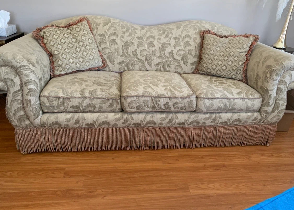 Classic Three-Seater Sofa with Fringe