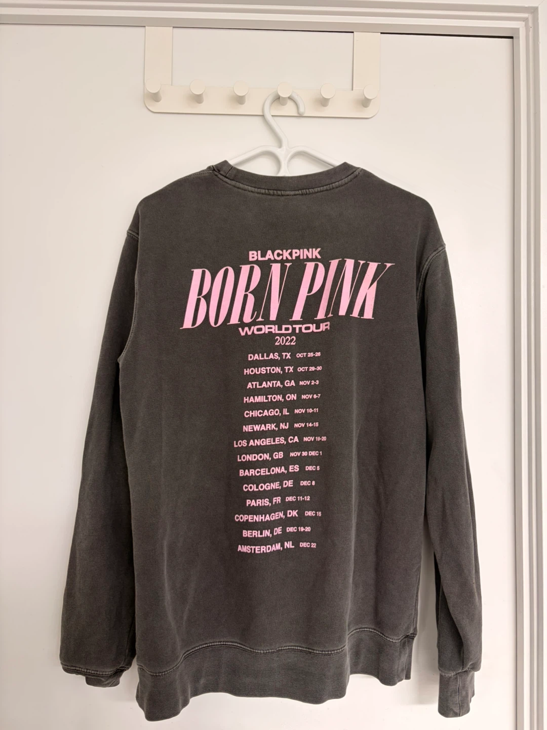 Blackpink Born Pink World Tour 2022 Sweatshirt - photo 2
