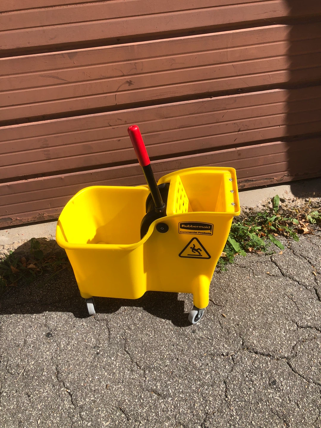 Rubbermaid Commercial Mop Bucket and Wringer