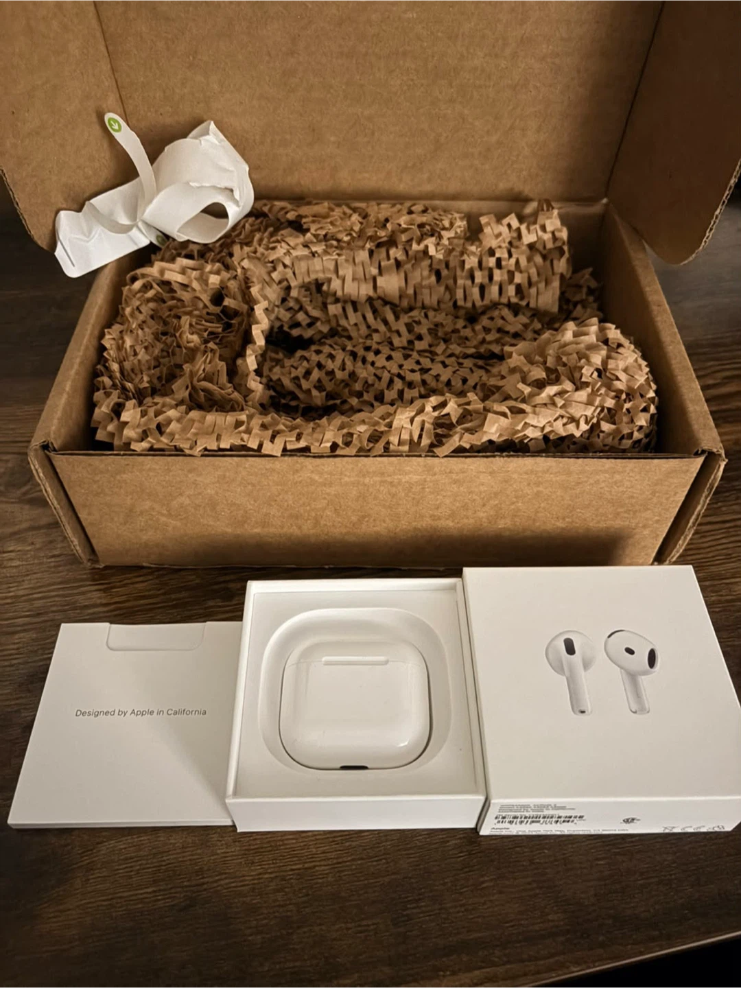 Apple AirPods 4 - photo 2