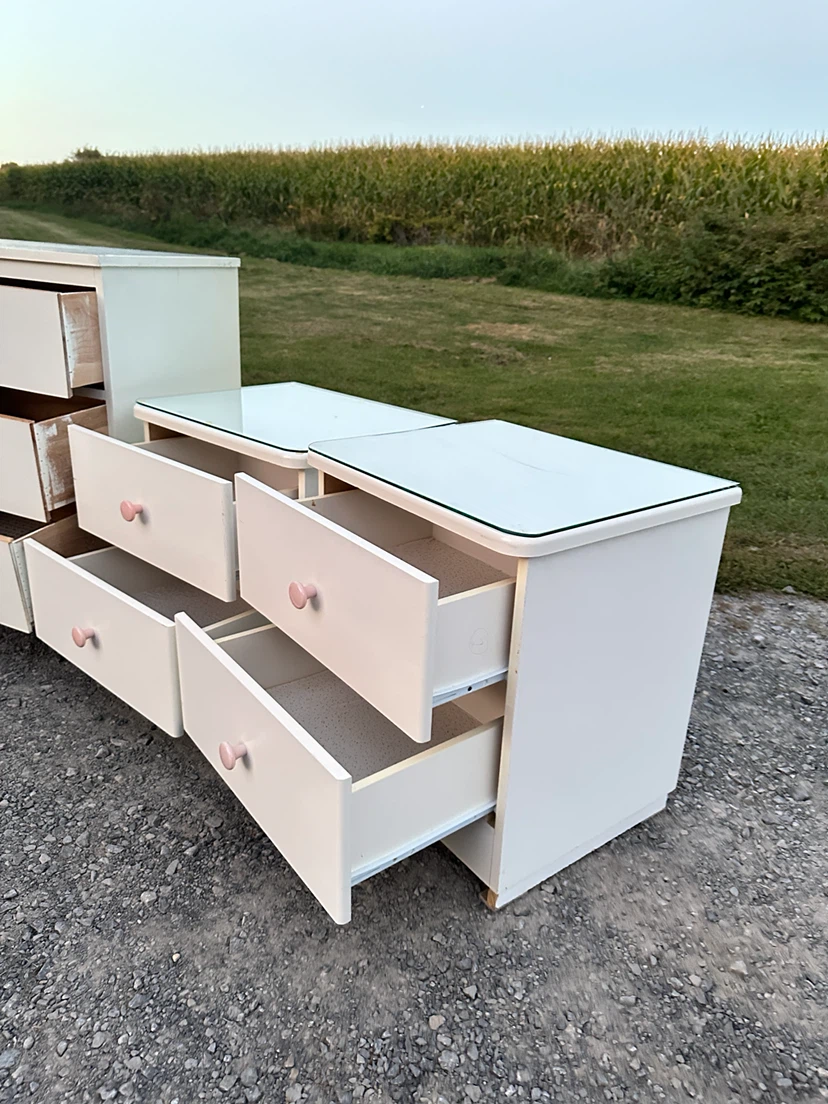Vintage White Bedroom Set with Nightstands (CAN DELIVER) - photo 5