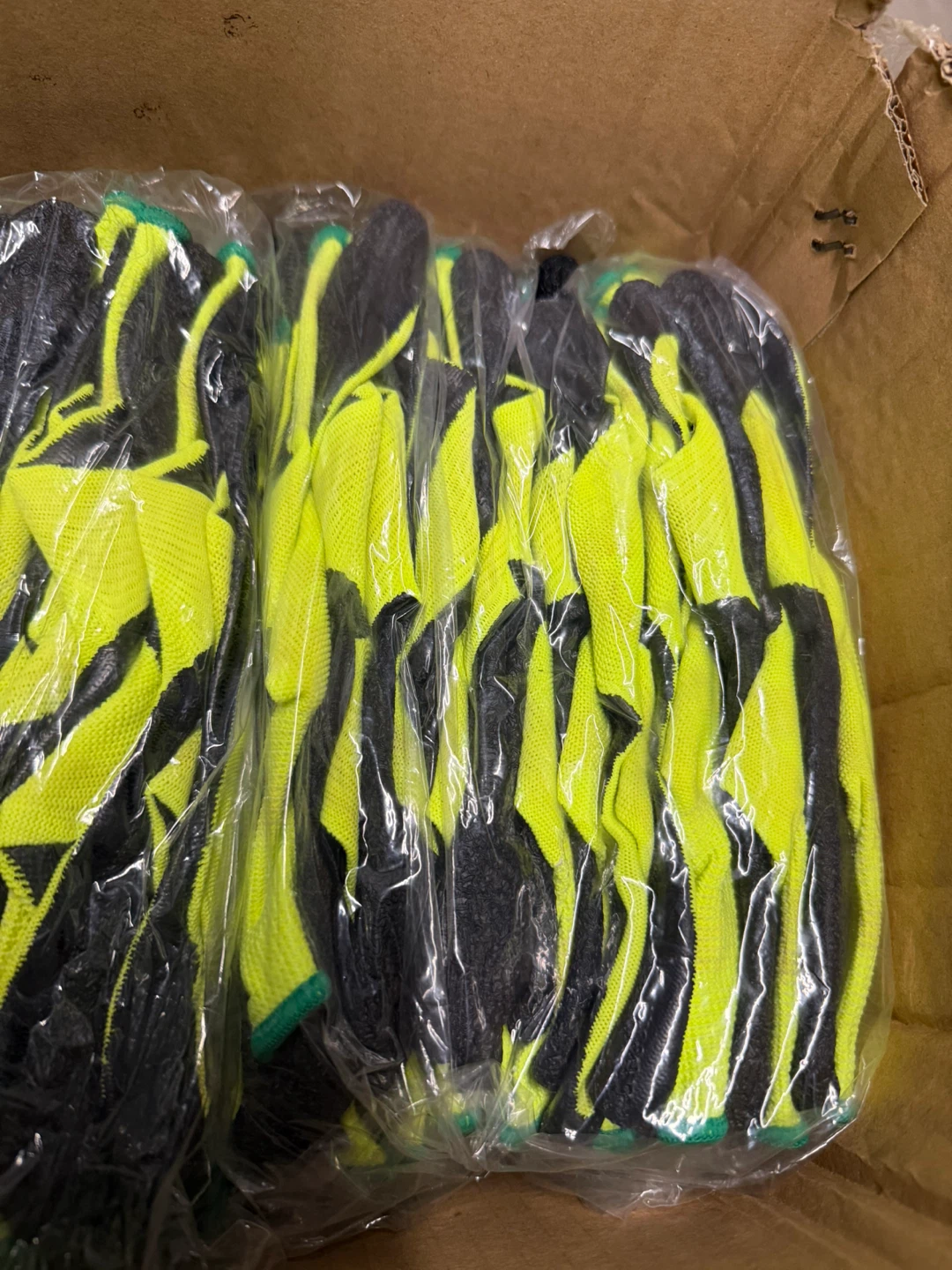 NEW Work Gloves – M size(9) – 12 Pairs – $20 - photo 3