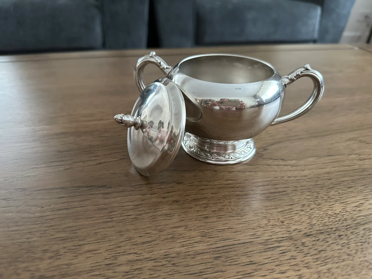 Vintage Oneida Ltd silver-plated covered sugar bowl - photo 5
