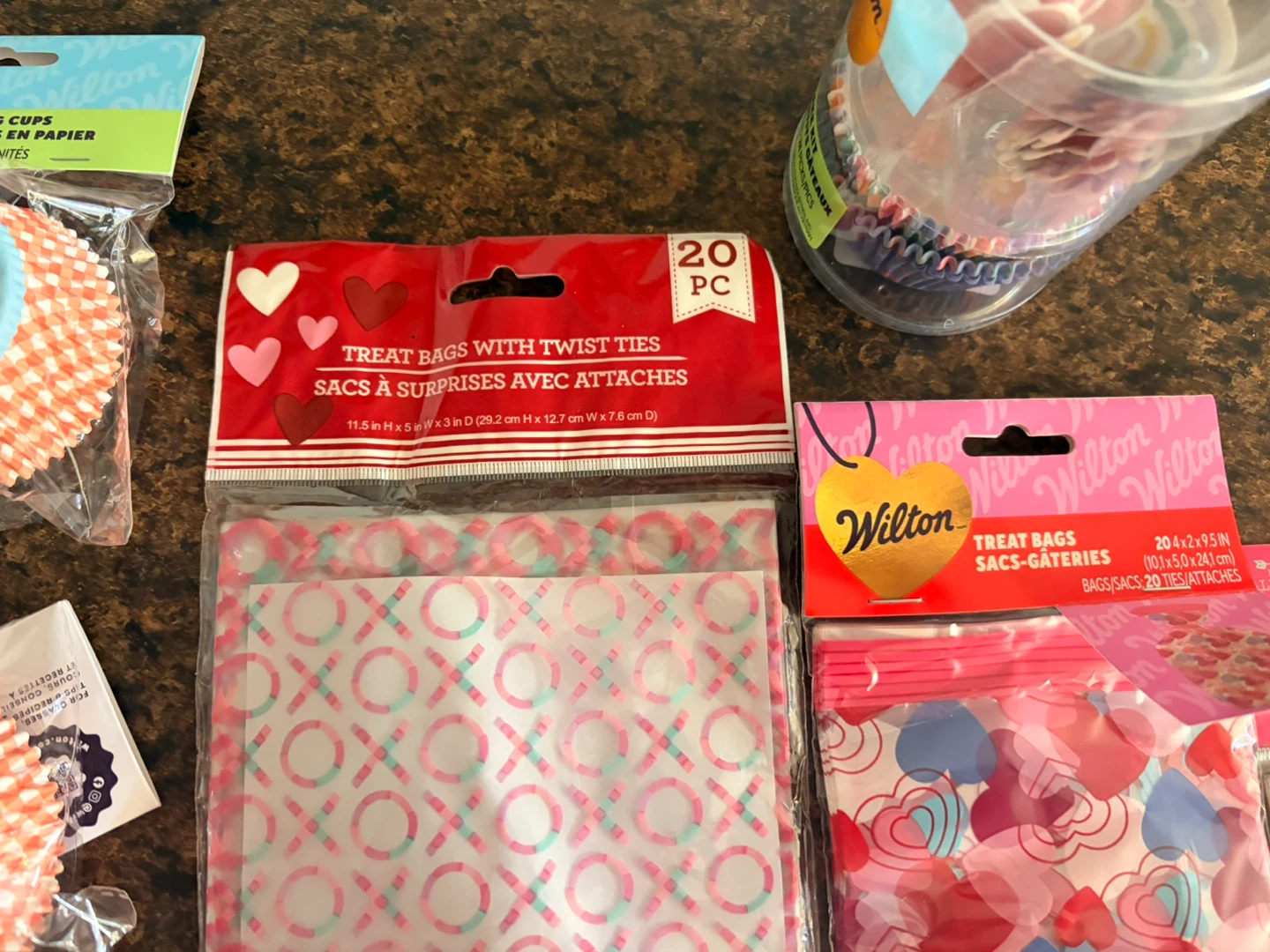 Wilton Baking Cups and Treat Bags Collection - photo 2