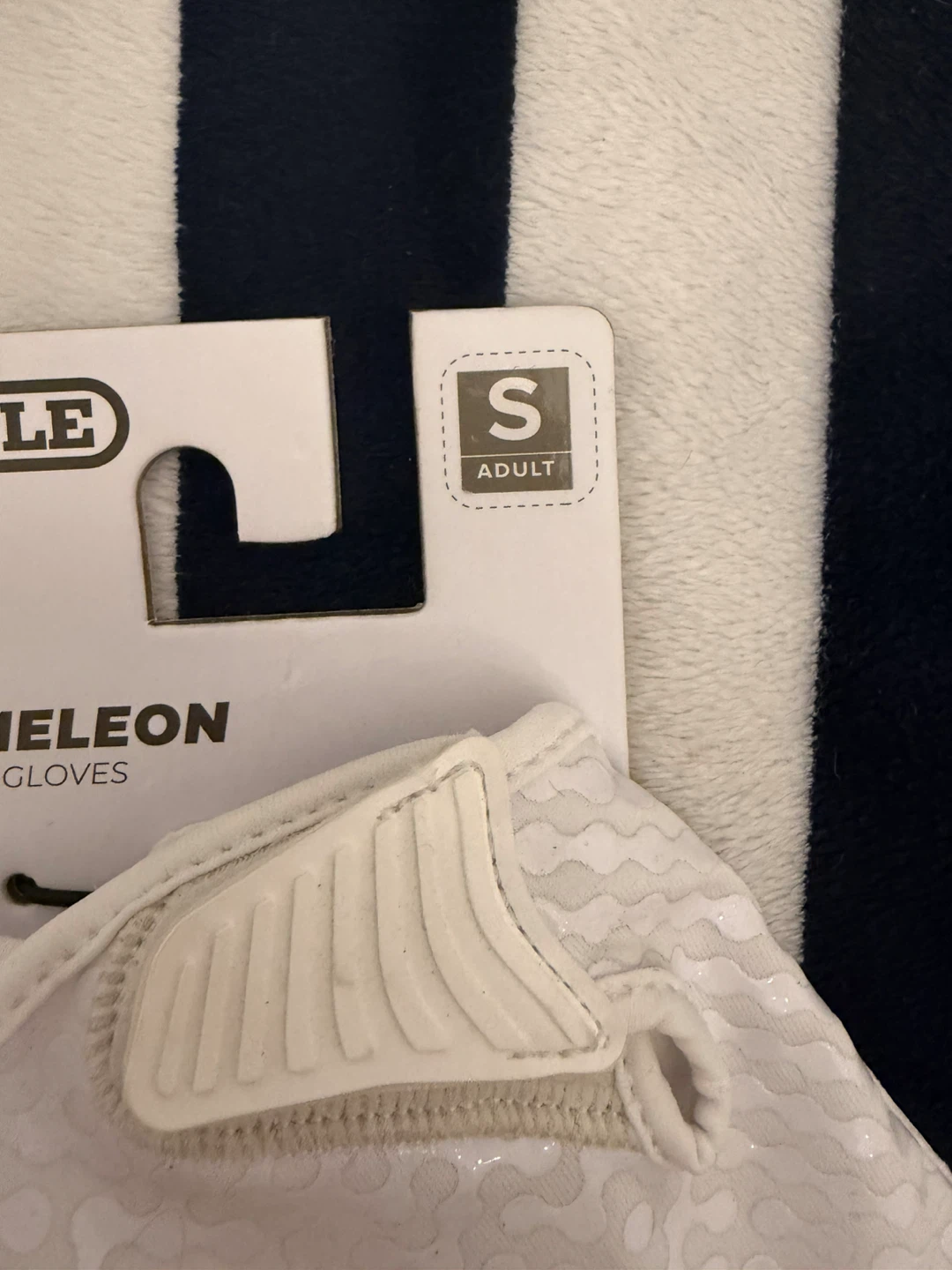 Battle Chameleon Football Gloves - Adult Small - photo 2