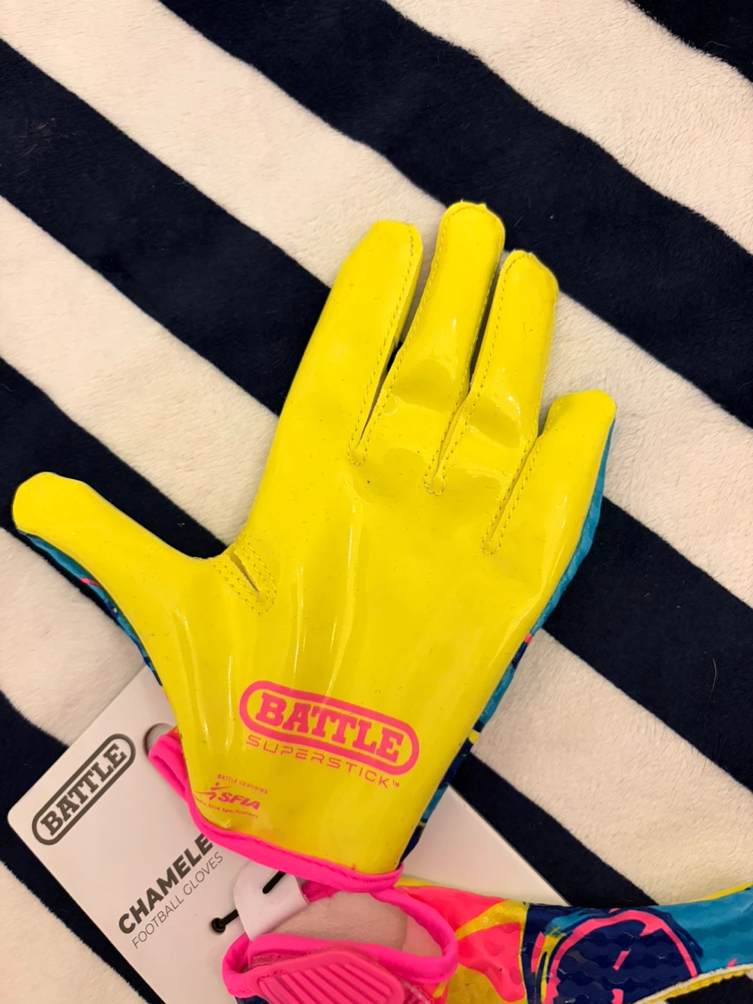 Battle Chameleon Youth Small Football Gloves - photo 4