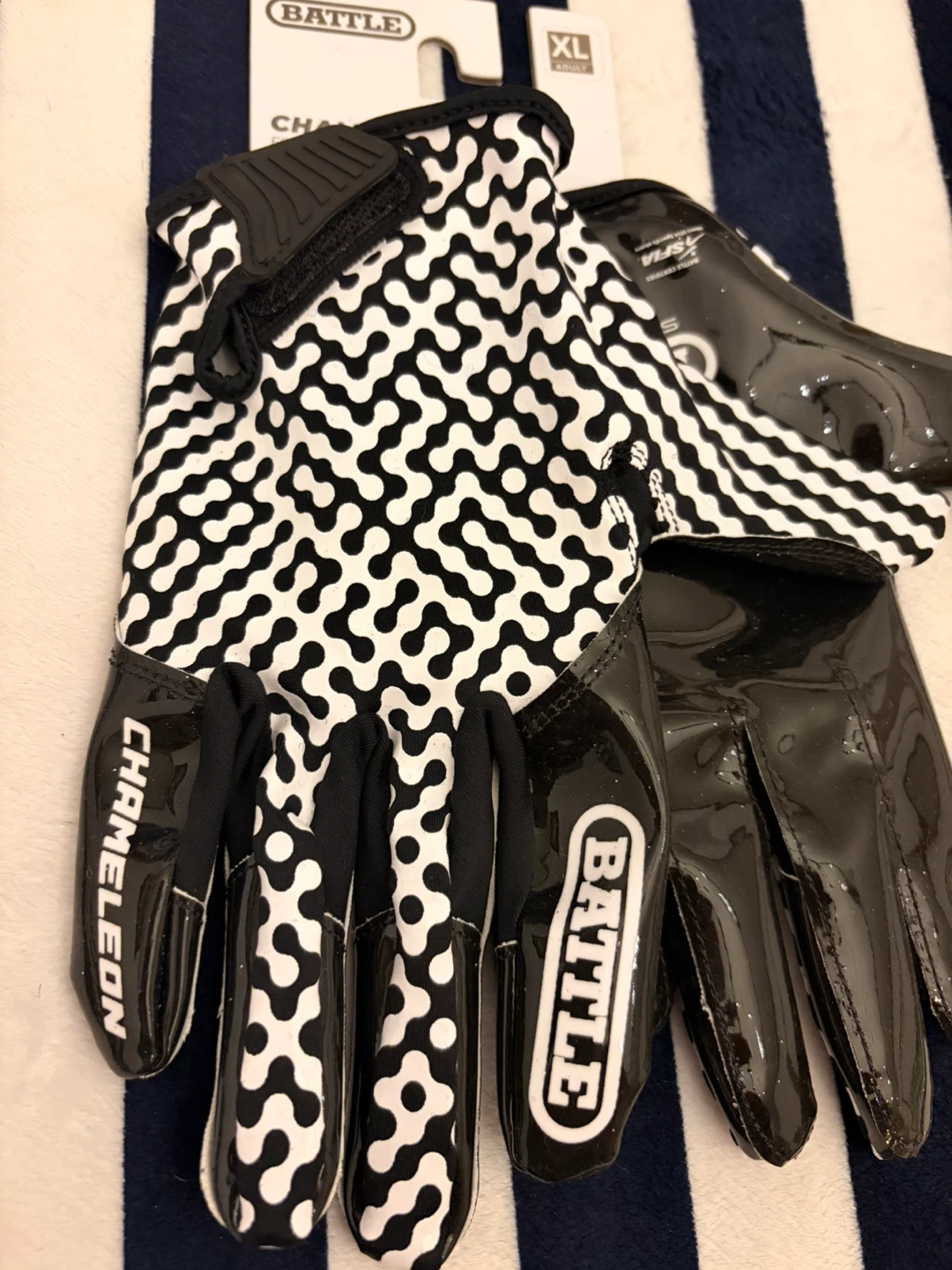 Battle Chameleon Football Gloves - Adult XL - photo 3