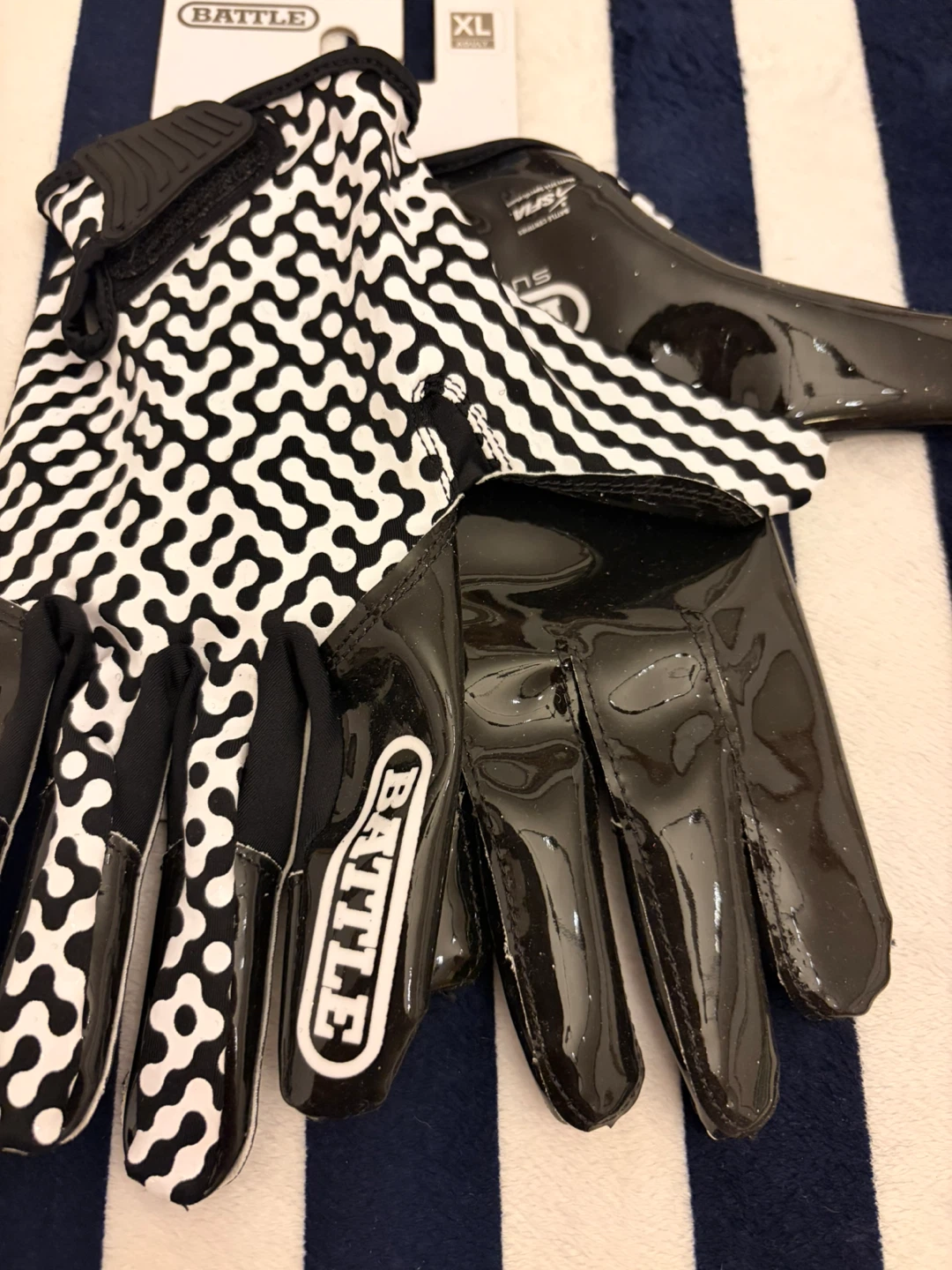 Battle Chameleon Football Gloves - Adult XL - photo 4