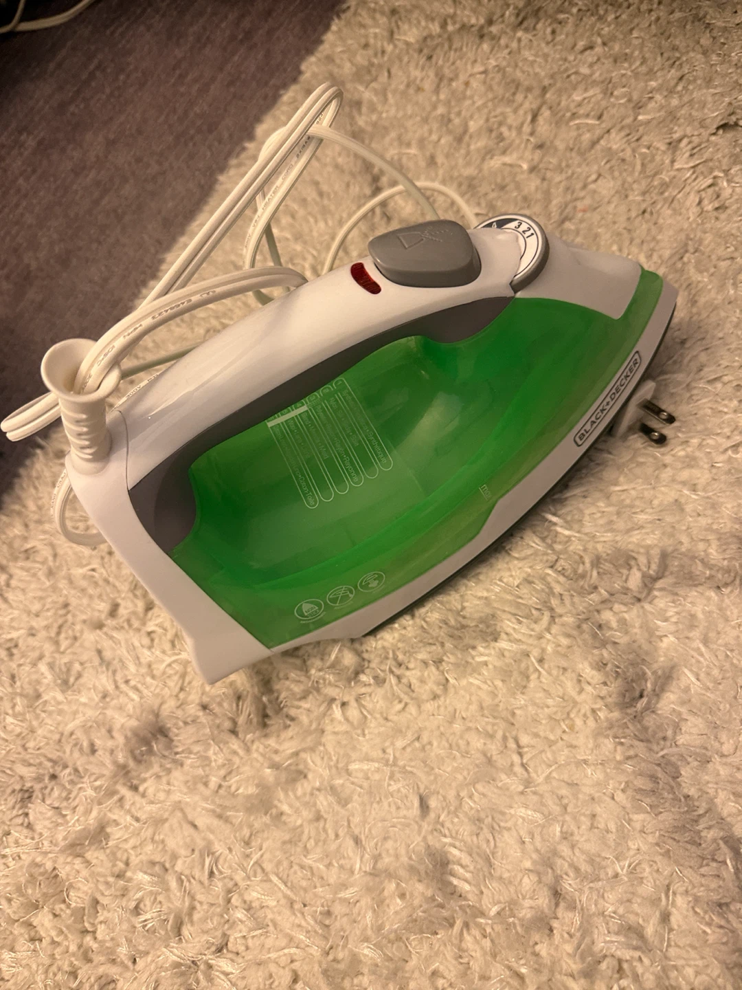 Black+Decker Easy Steam Compact Iron