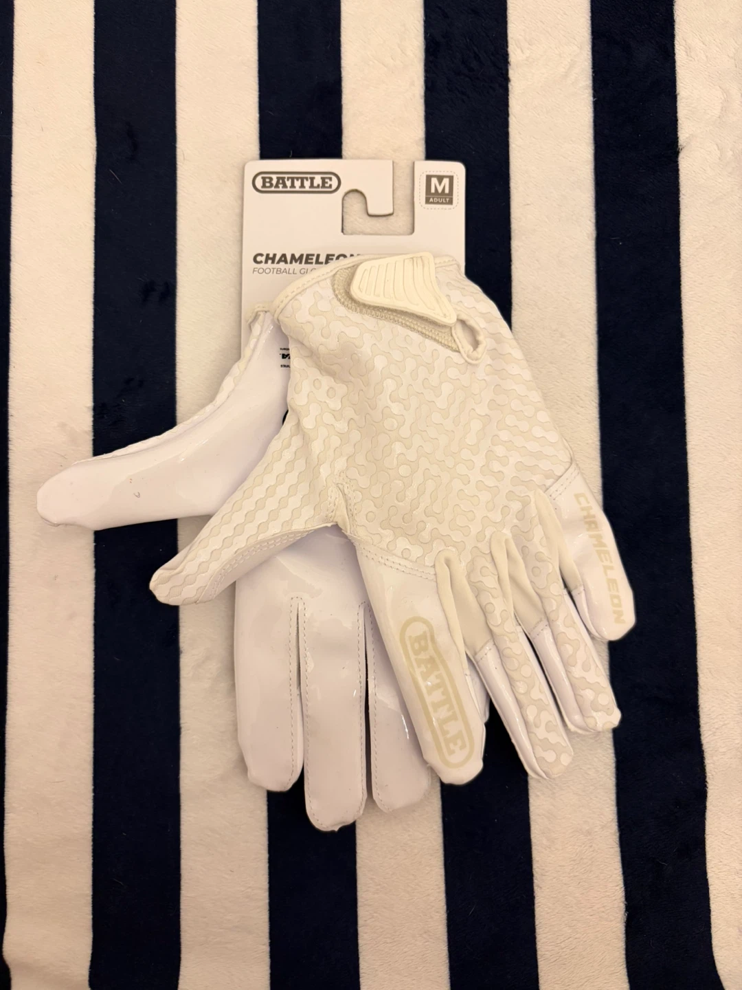 Battle Chameleon Football Gloves Adult Medium