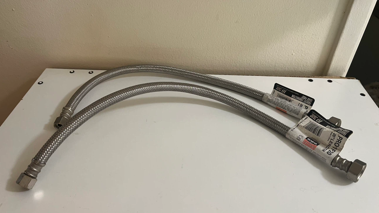 Two Fluidmaster PRO1F20 Faucet Connectors