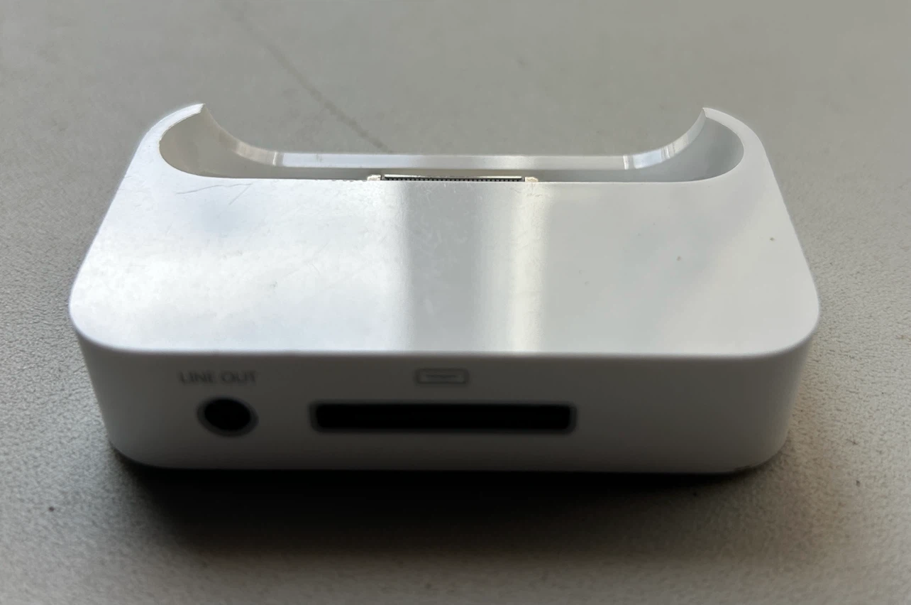 Apple Universal Dock - photo 3