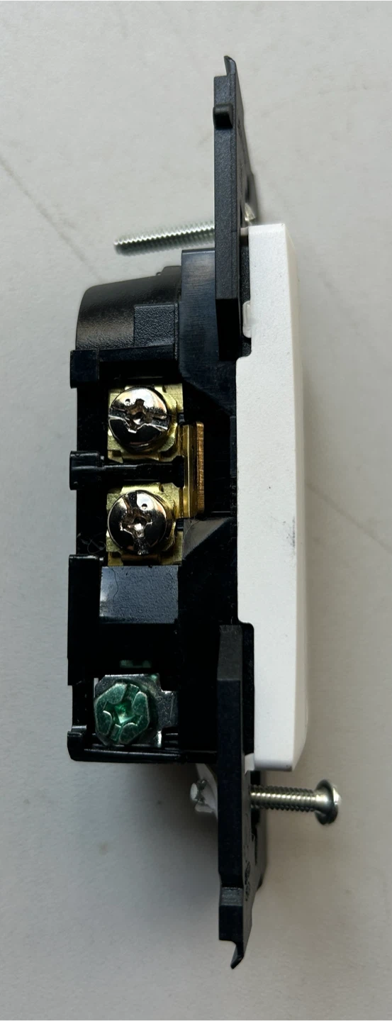 Leviton Renu TR Tamper-Resistant Receptacle - photo 3