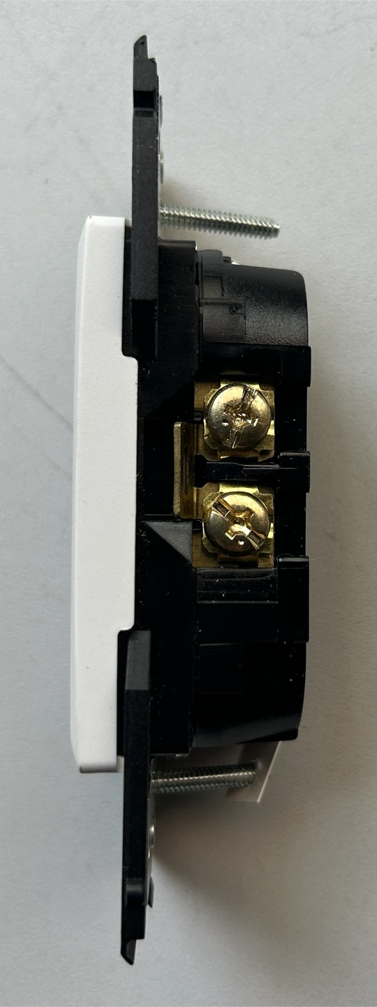 Leviton Renu TR Tamper-Resistant Receptacle - photo 4