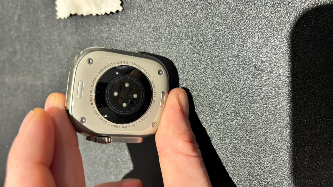 Apple Watch Ultra 49mm Titanium - photo 4