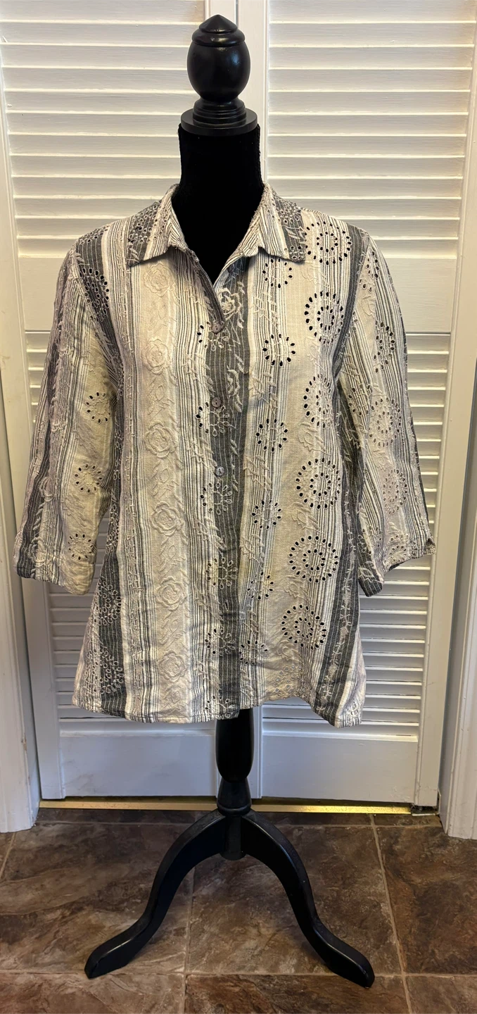 ✨✨Tanjay Button-Down Shirt Medium