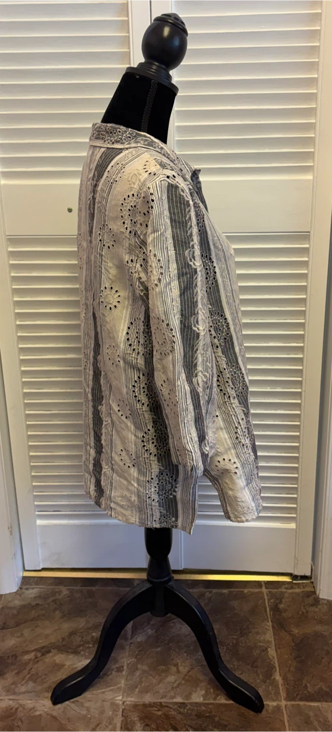✨✨Tanjay Button-Down Shirt Medium - photo 4
