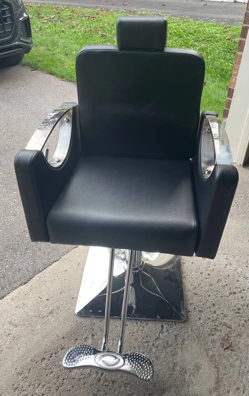 Black Hydraulic Barber Chair