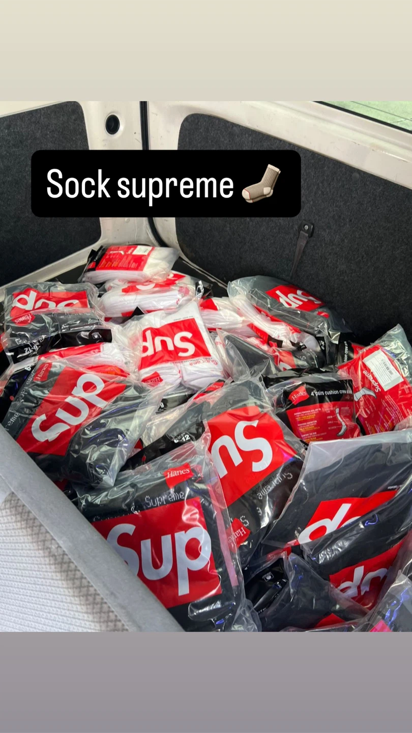 Supreme x Hanes Cushion Crew Socks