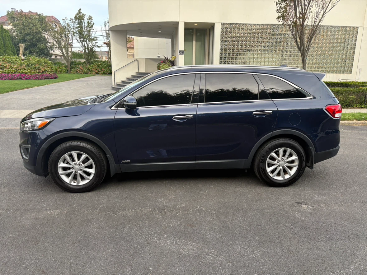 Kia Sorento SUV 2016 - photo 3