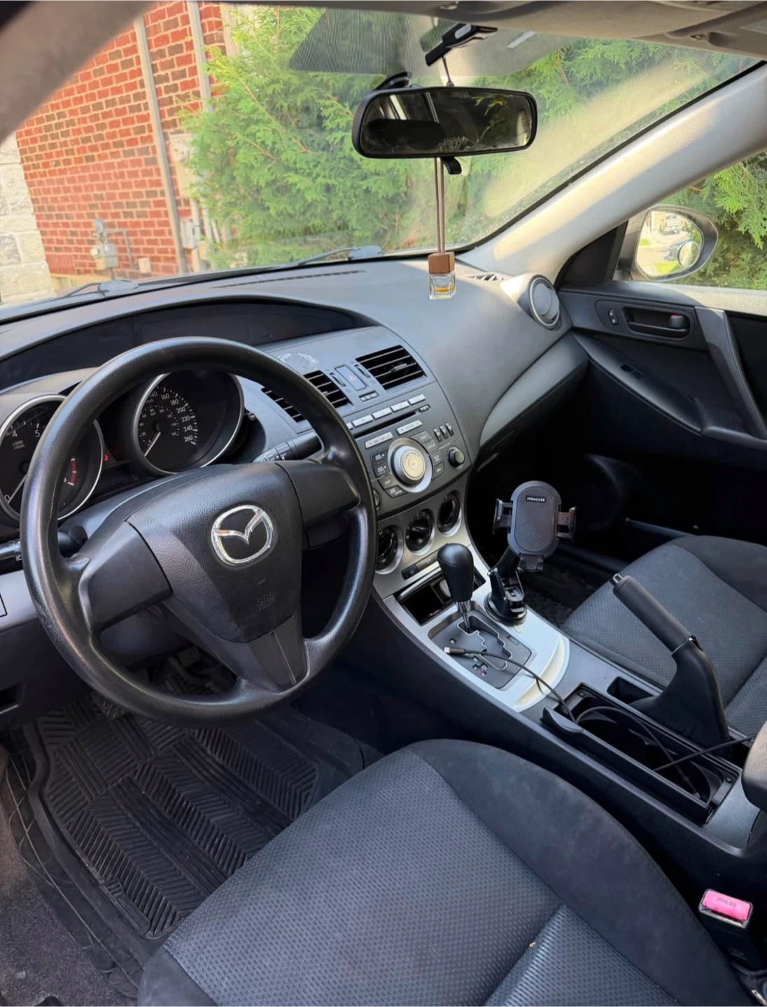 2011 Mazda mazda3 sedan 217,000 km - photo 2
