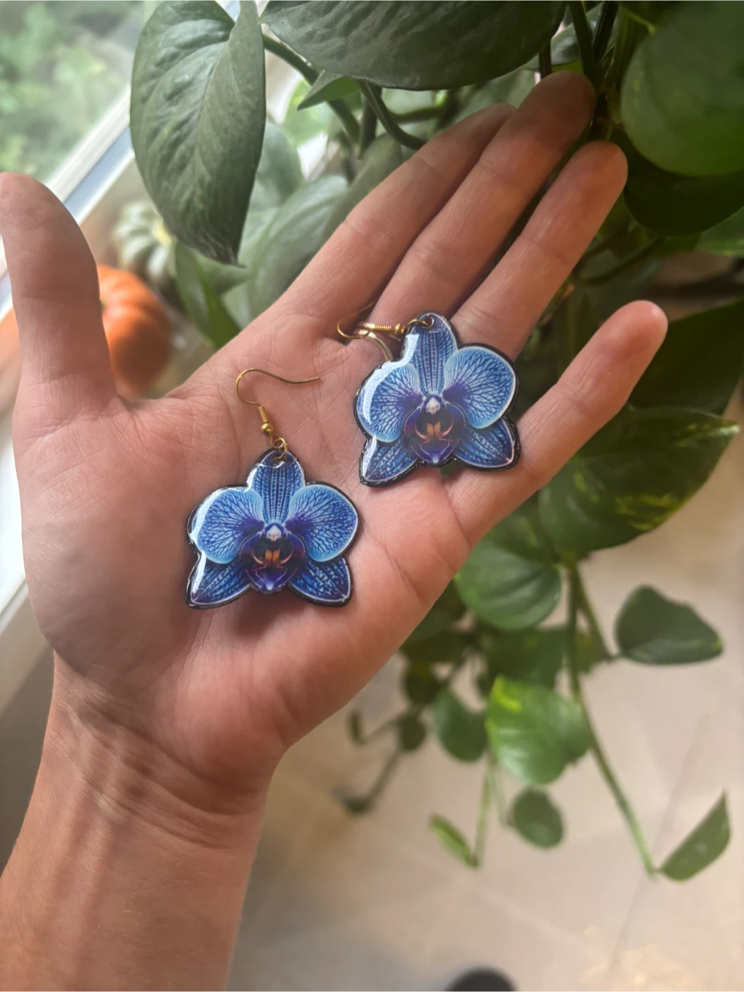 Blue and multicoloured orchid earrings