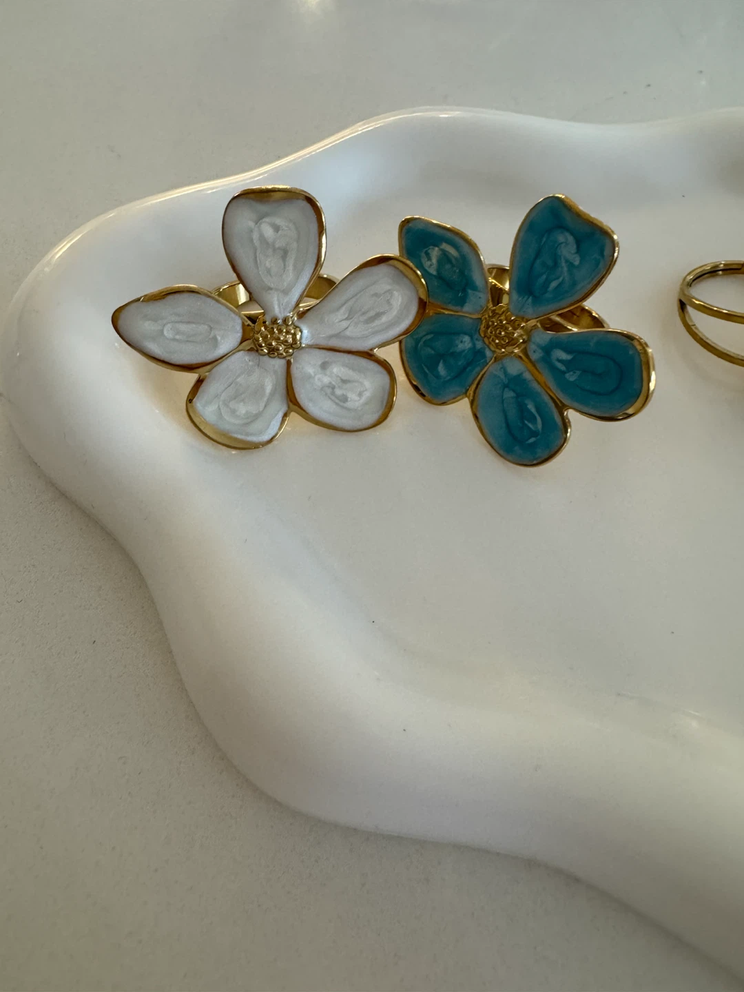 Assorted Fashion Rings Collection - photo 5