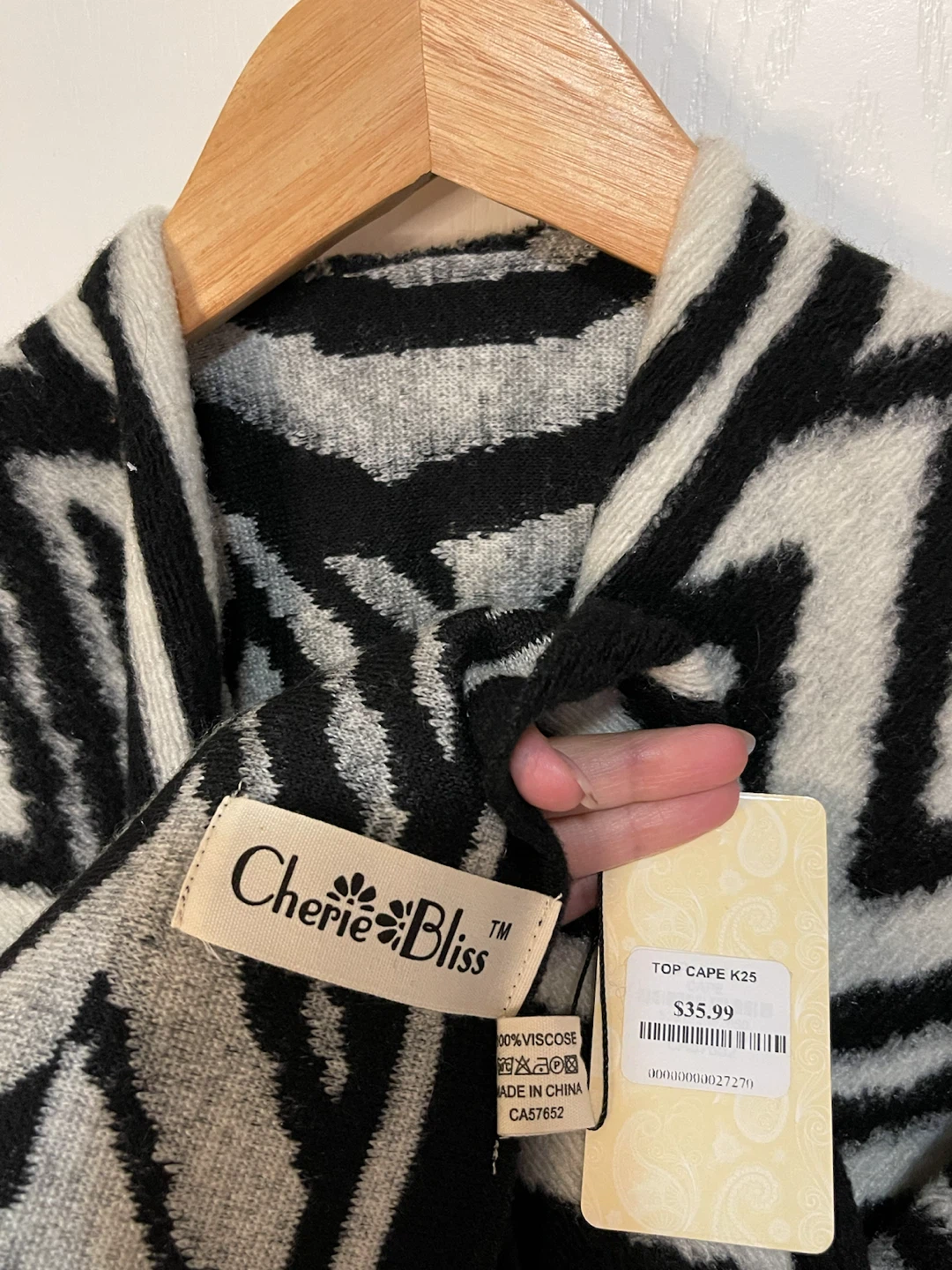 Cherie Bliss Chevron Print Cape - photo 2