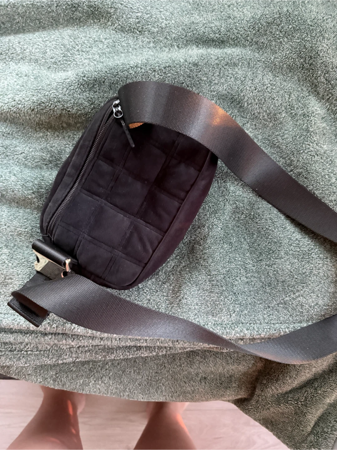 Lululemon Quilted Belt Bag Black - photo 3
