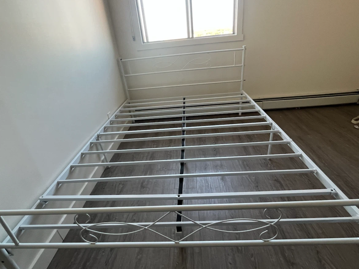 White Metal Double Bed Frame - photo 2