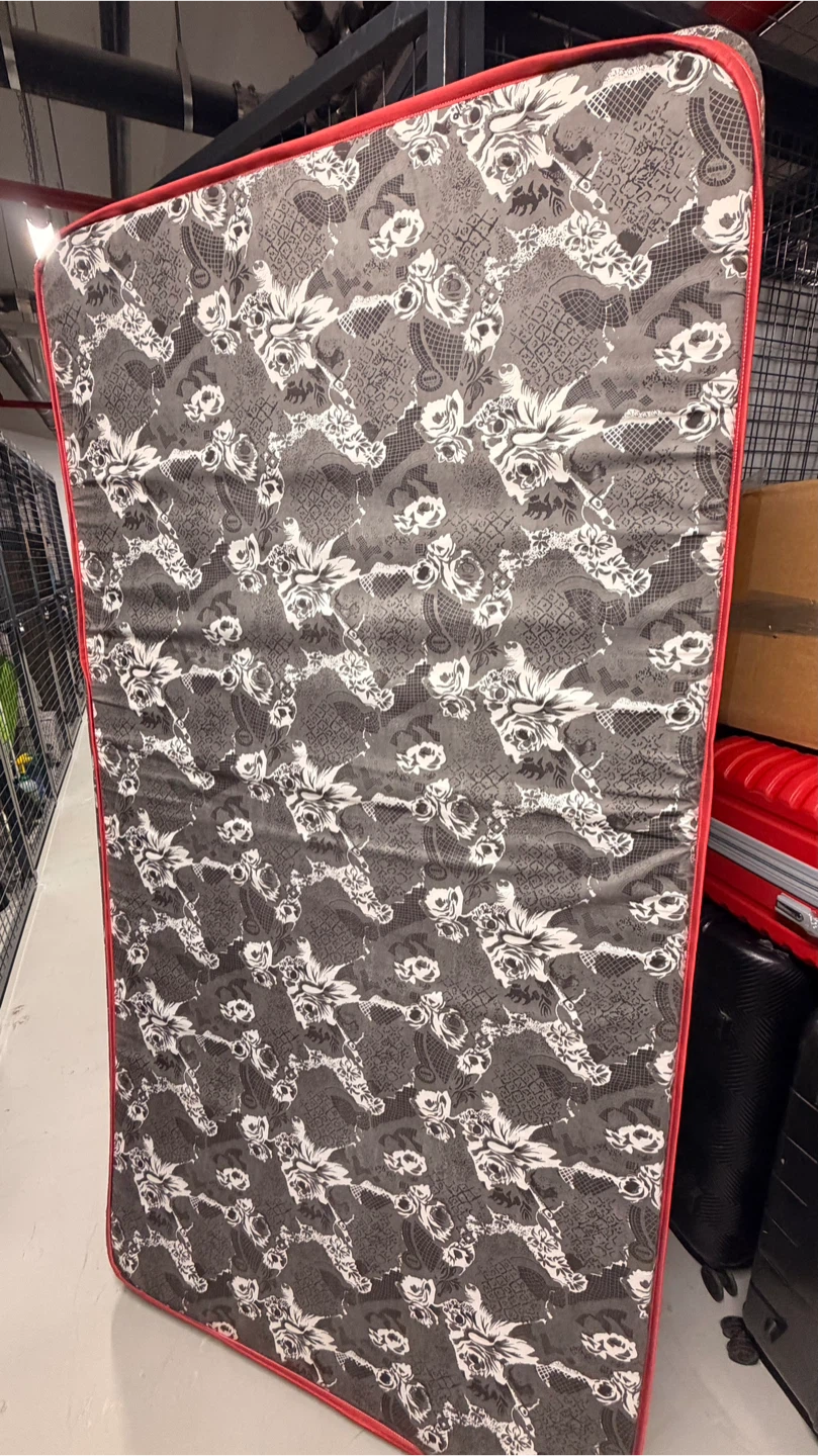 Single bed mattress