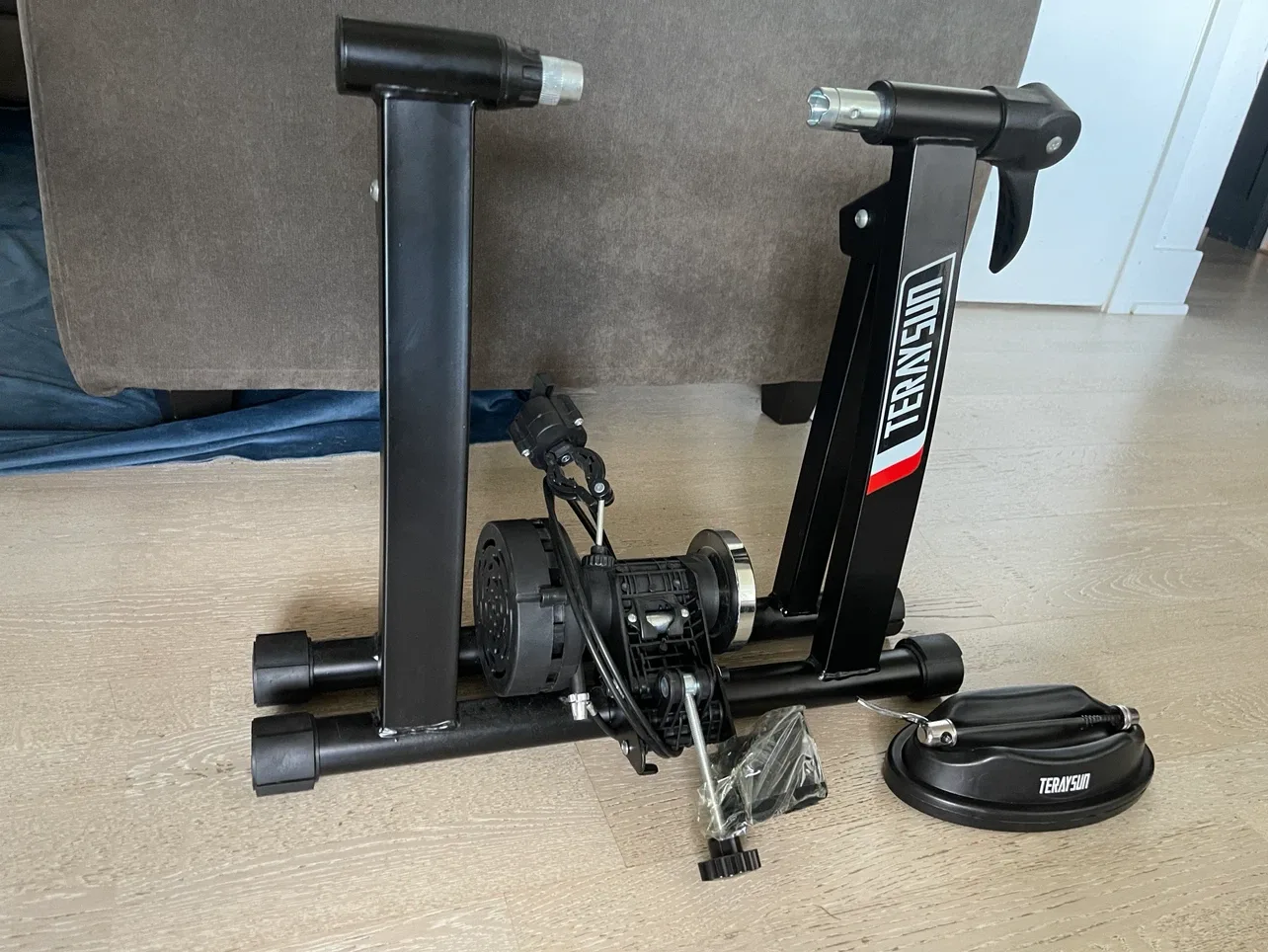 Magnetic Indoor Bike Trainer Stand + Accessories (unused)