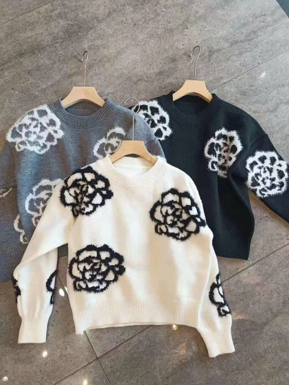 Chanel Floral Fuzzy Sweater - photo 4
