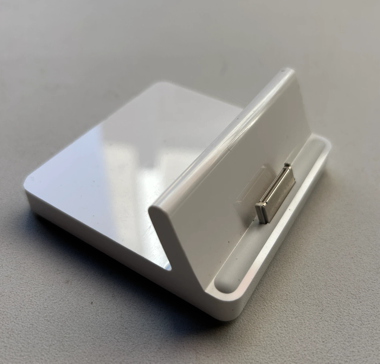 Apple Universal Dock A1352