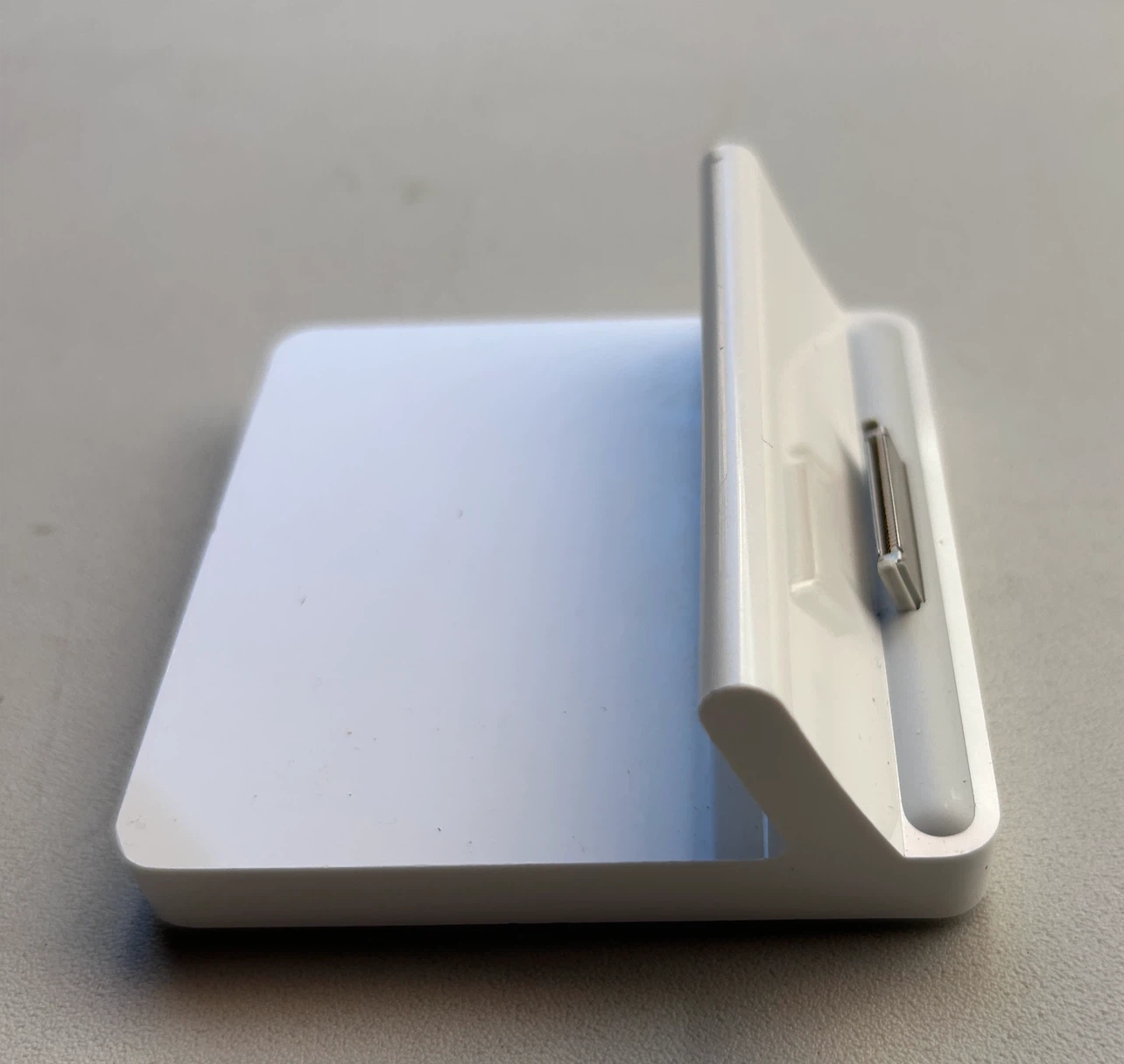 Apple Universal Dock A1352 - photo 2