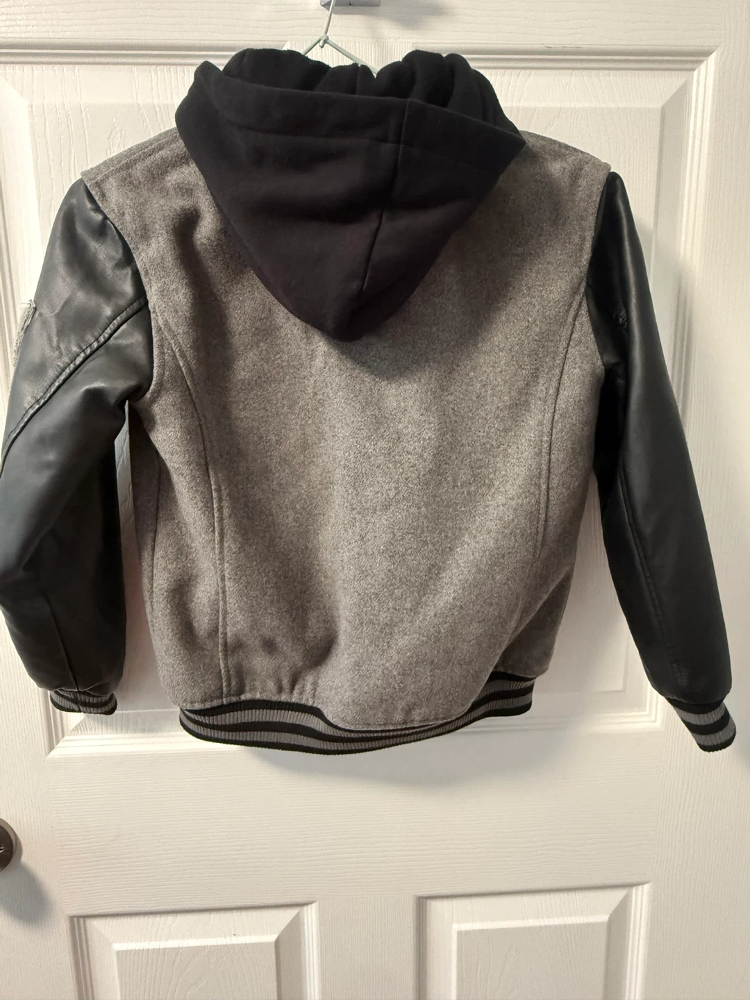 Guess Varsity Jacket Size 8 - photo 4