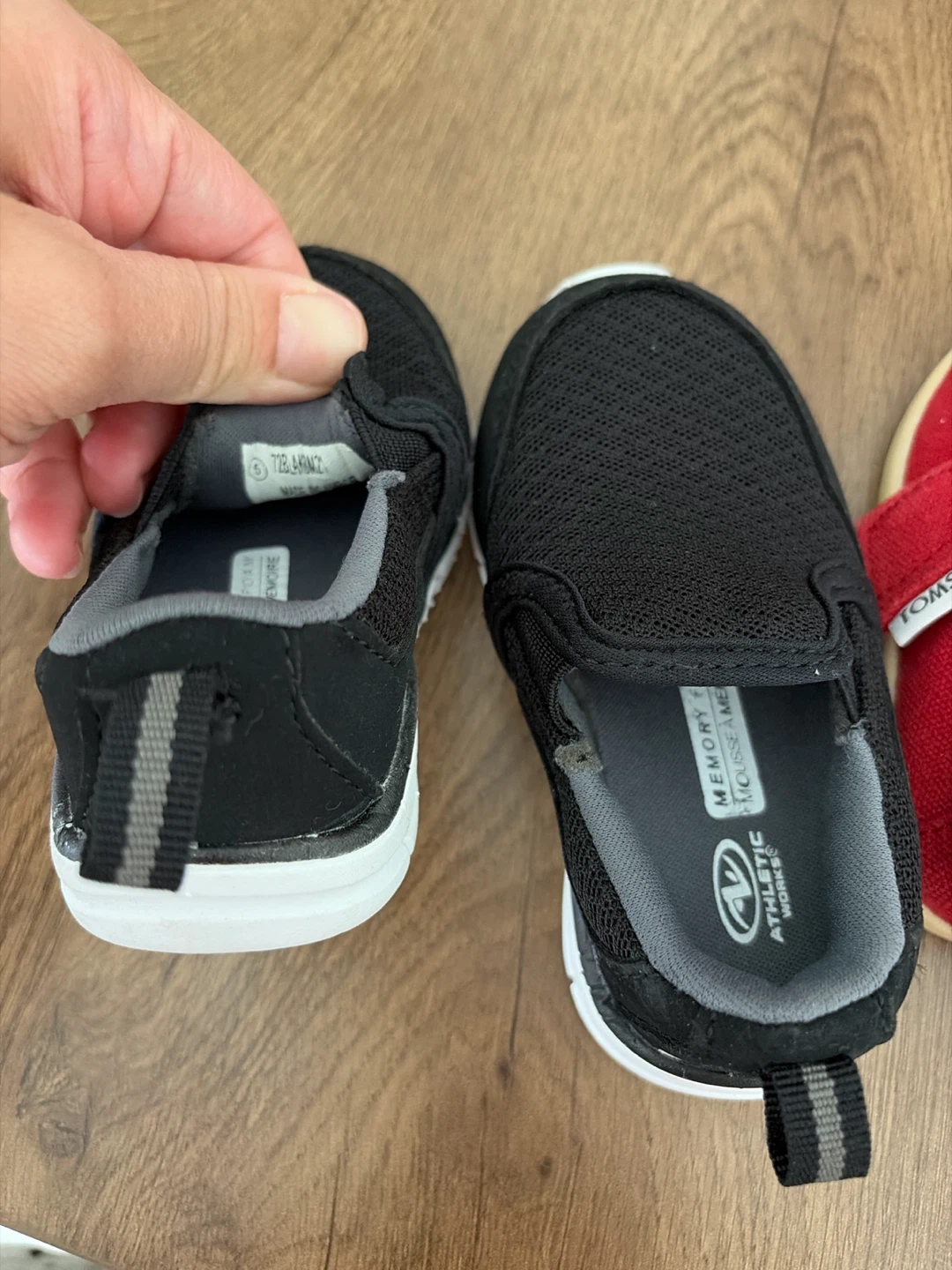 Lot of 3 Pairs of Toddler Shoes - photo 2
