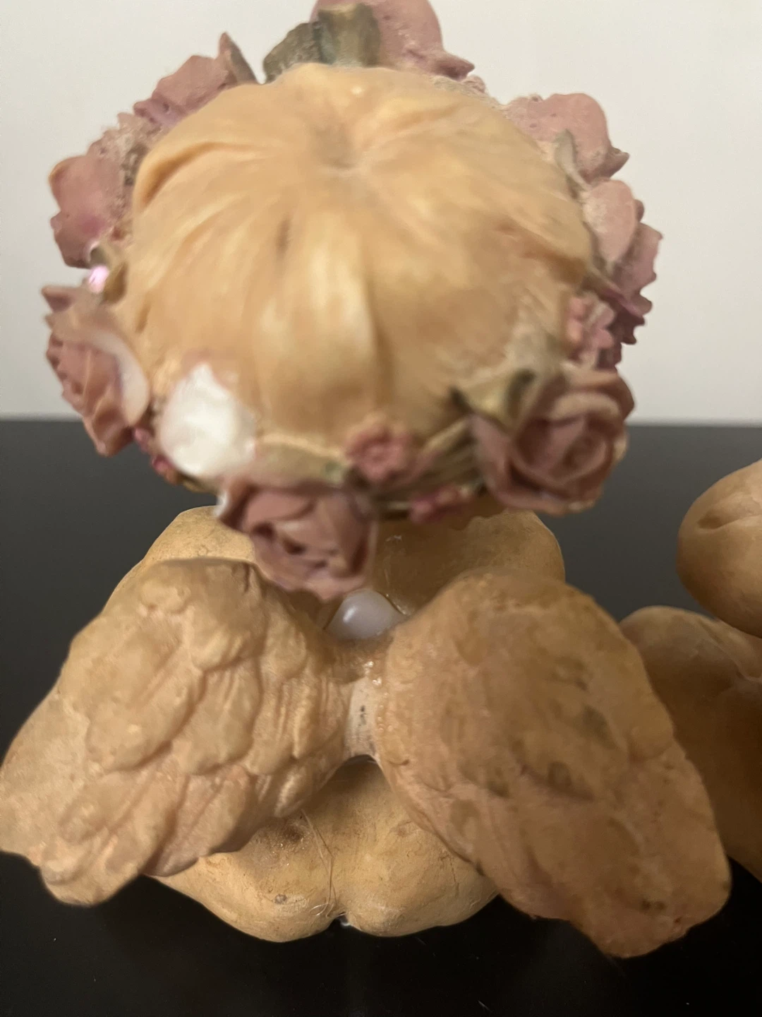 Set of Two Cherub Figurines with Flower Crowns - photo 3